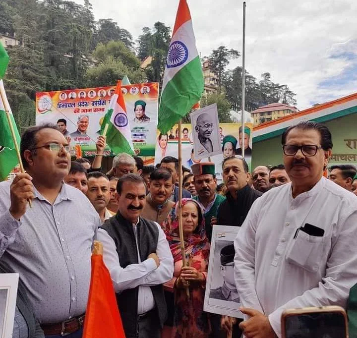 Azadi-ki-Gaurav-Yatra-from-Shimla-Rajiv-Bhawan