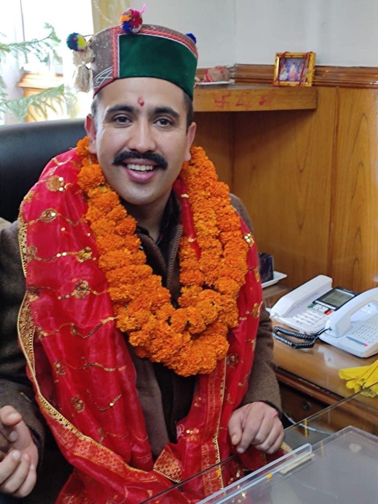 91698555-EEF1-4164-A6B0-24DCD03959E2