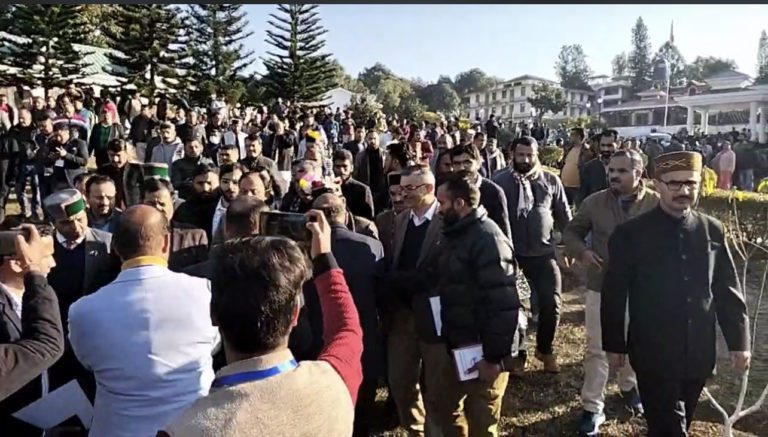 CA0DBFDC-C906-4A36-97B3-A58E1B80FFEA