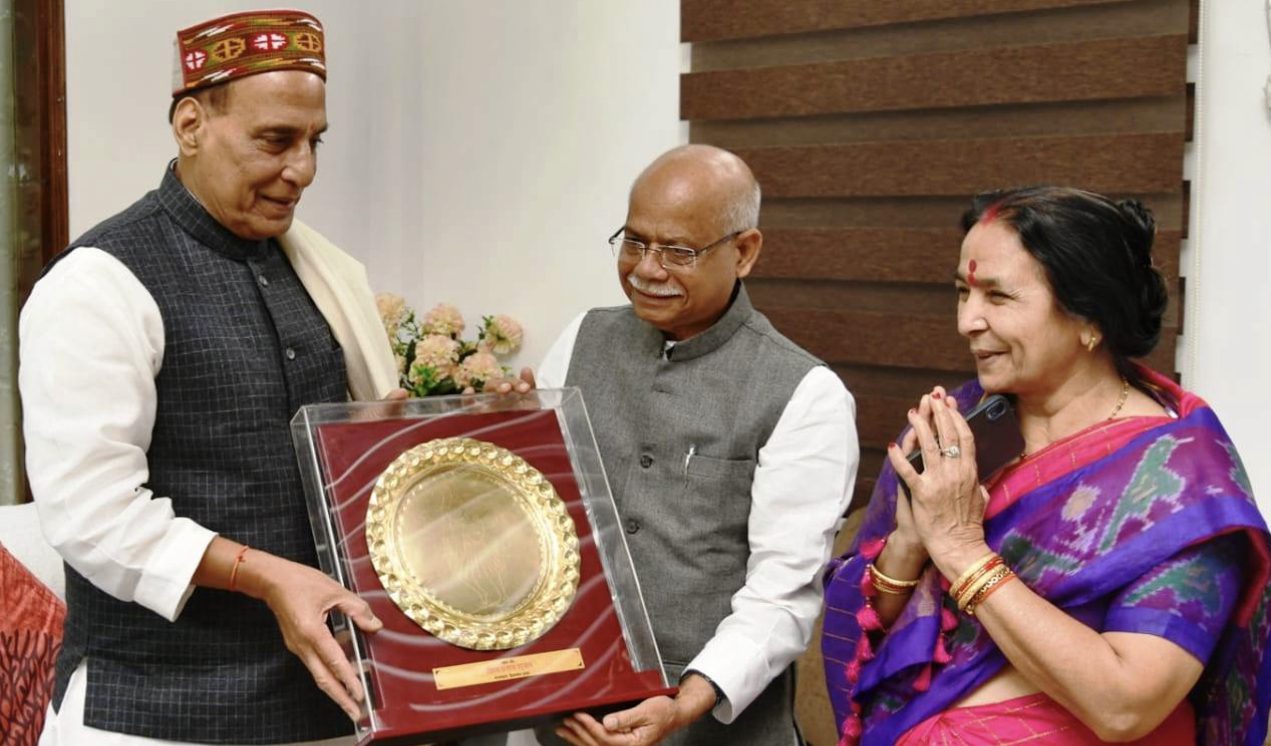 2CEFEA8C-2D6C-4451-84B3-4E423C18D48F