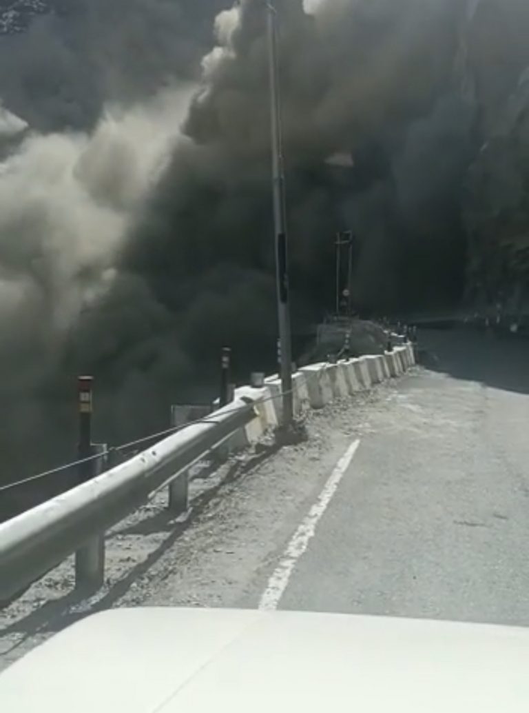 7687B360-9FA3-4A60-93AE-554D64090412