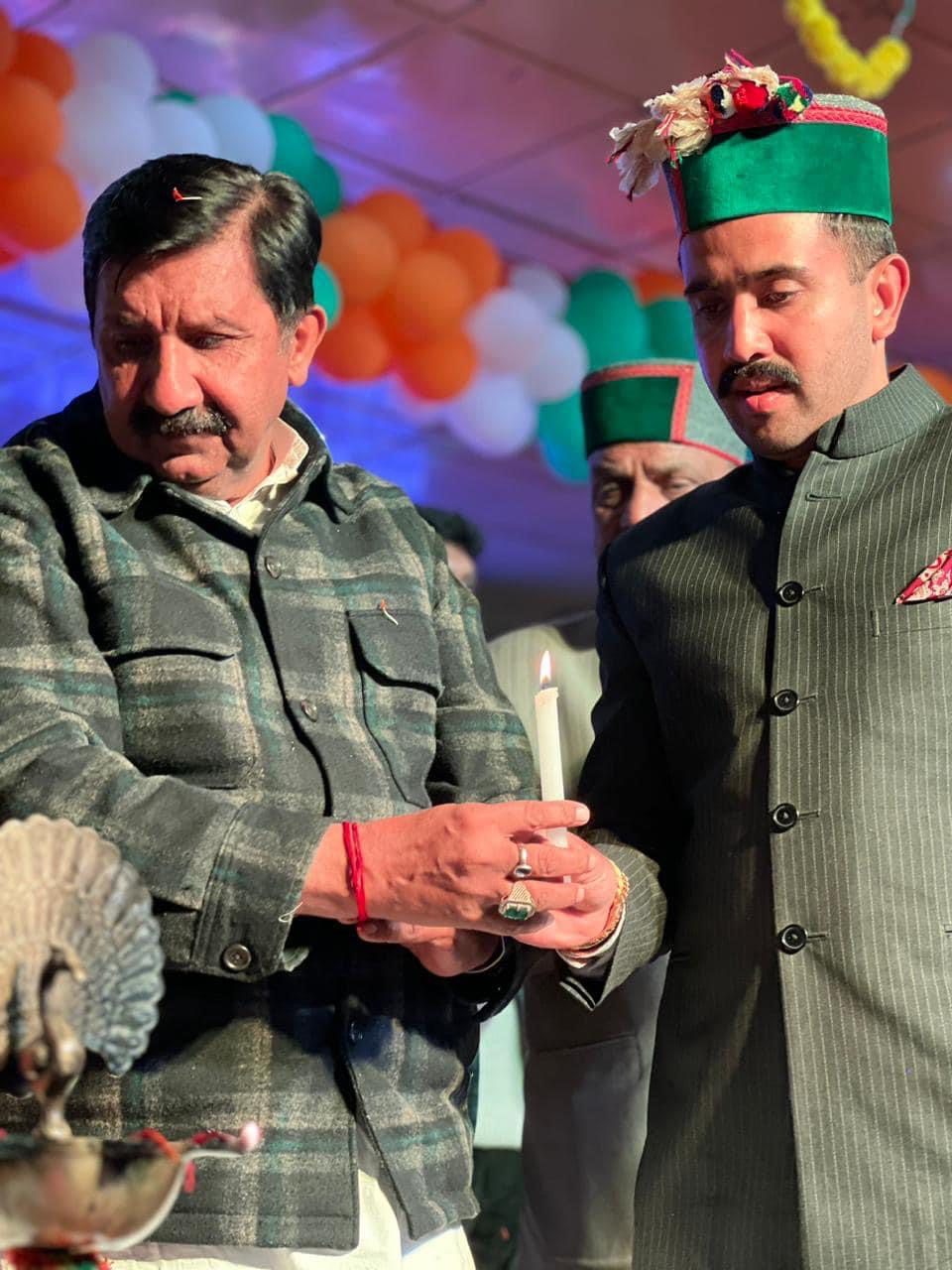 0120AD37-BA38-43C1-AB0C-361145EFC95F