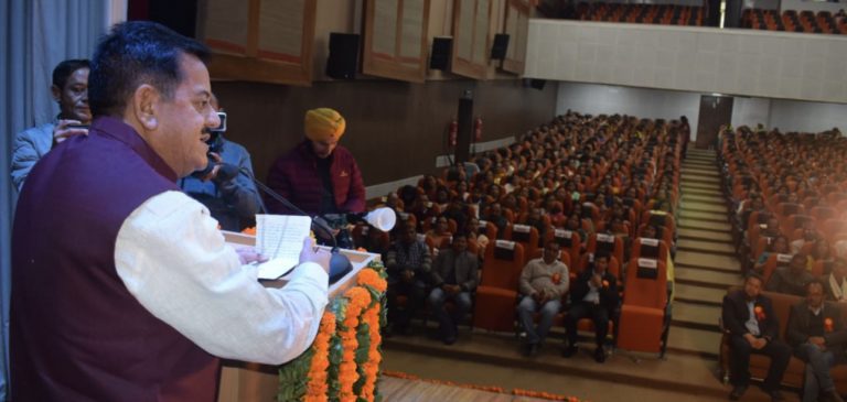 3C6B7E5E-8834-44F4-8124-1D3A26BA2066