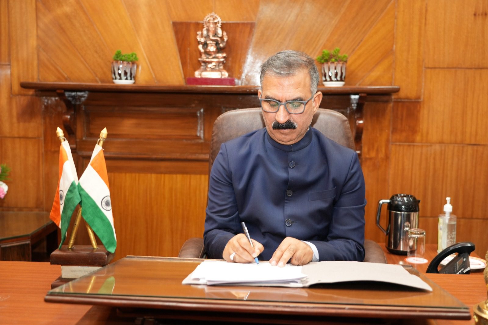 BFE3C74B-1139-48B4-98BB-9DF4C40F8481