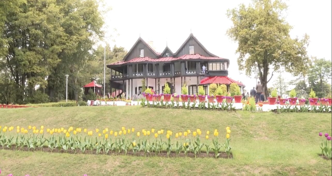 3EFCF602-E5CE-405F-A71E-E928BA22716D