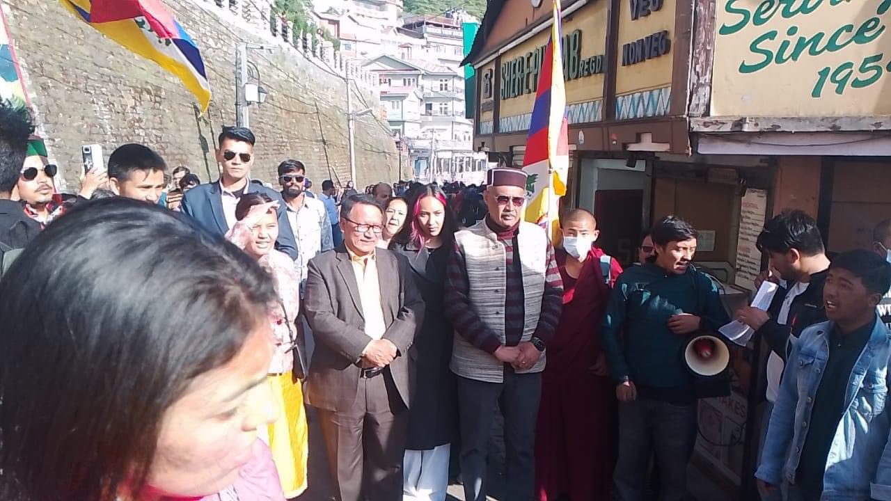 53014404-9846-4BF3-BB4D-59757CF71C71