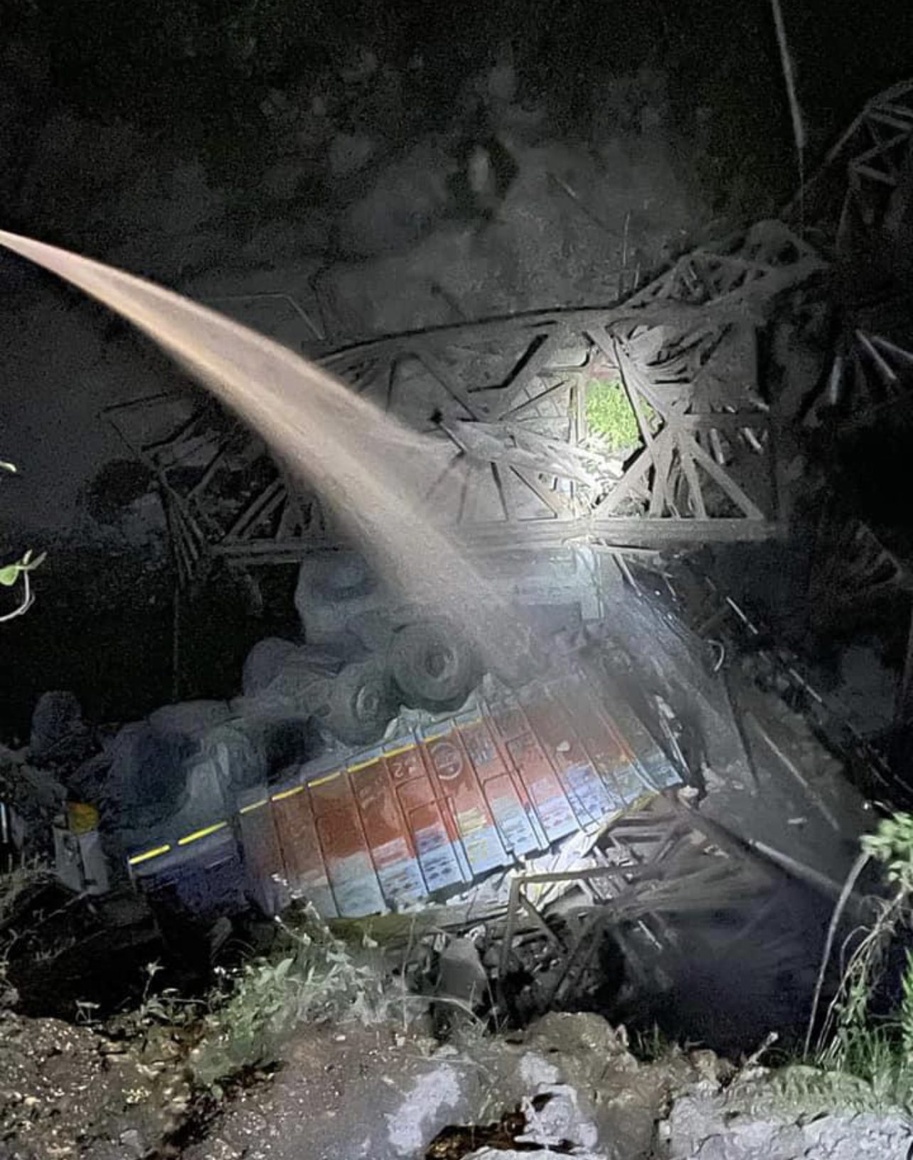 62AE6CB8-3DAC-4345-9C88-9E3F1C73FCFF