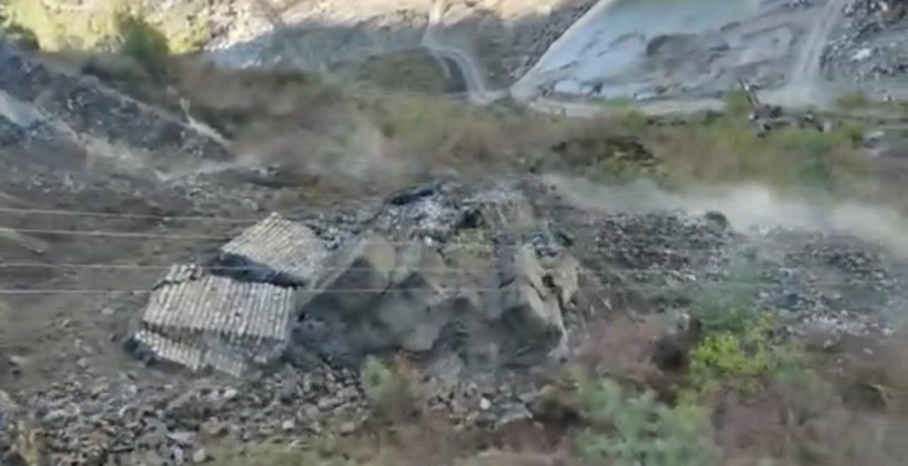 79EEAE19-8258-448E-A916-55BCC457CF97