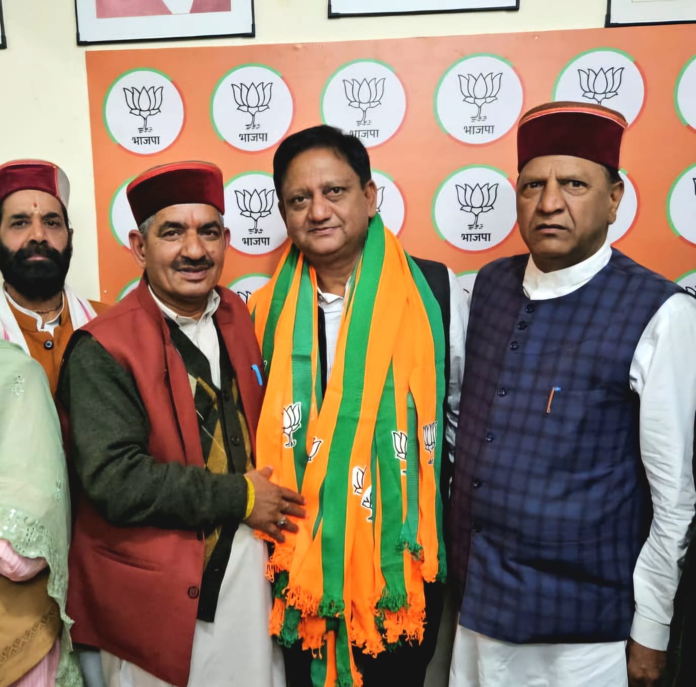 a8325992-5b84-414c-92dc-7aff7ac75b63