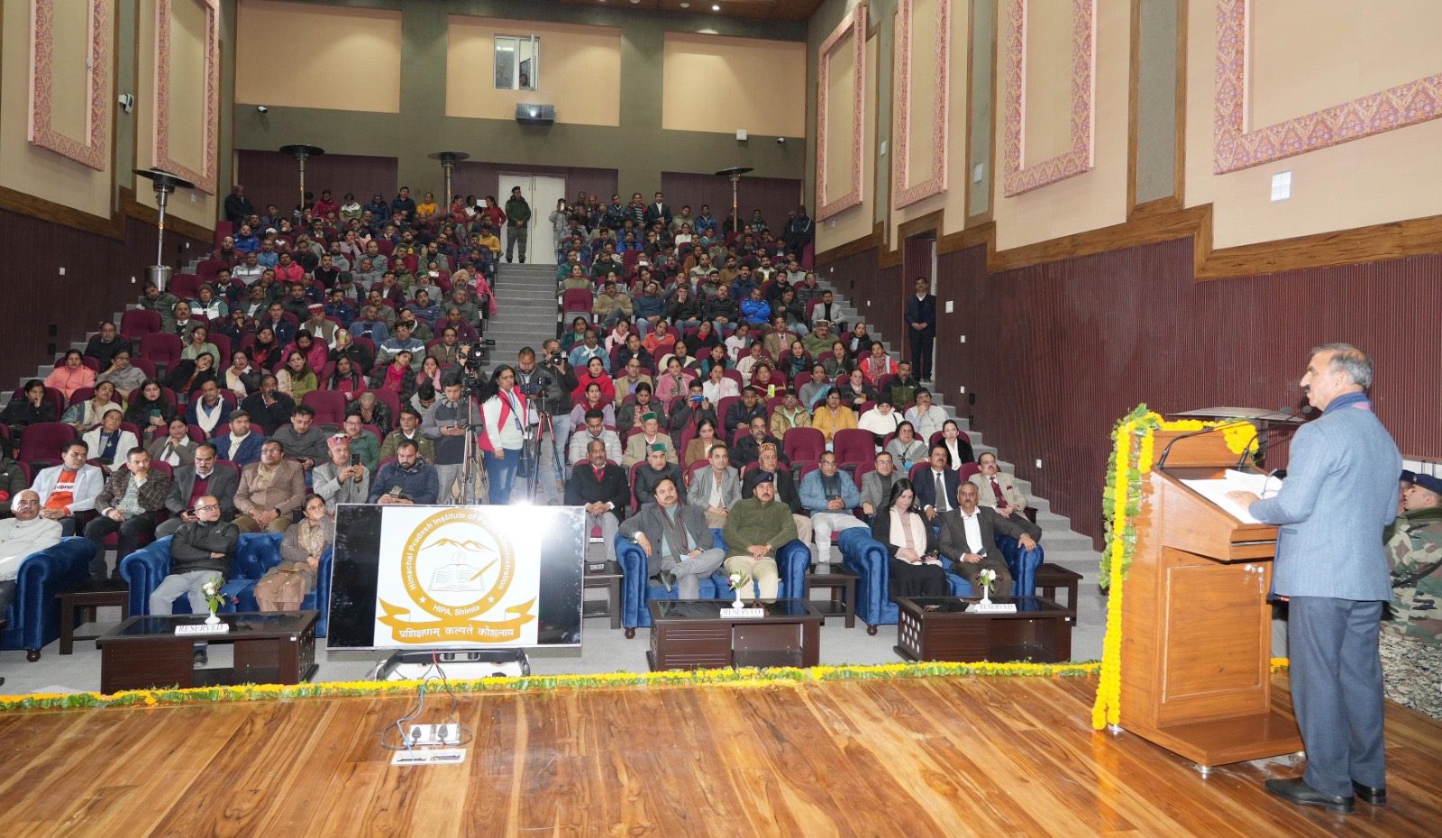 d7a95125-bbf9-4b1f-a0b3-54d007cf81c2