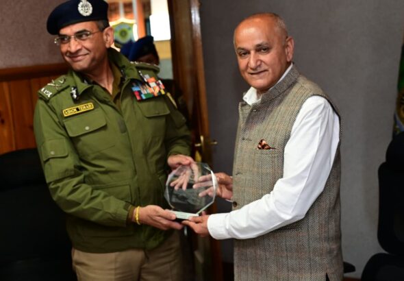 f40db5bf-844b-4eec-9edc-c0d6935e4561