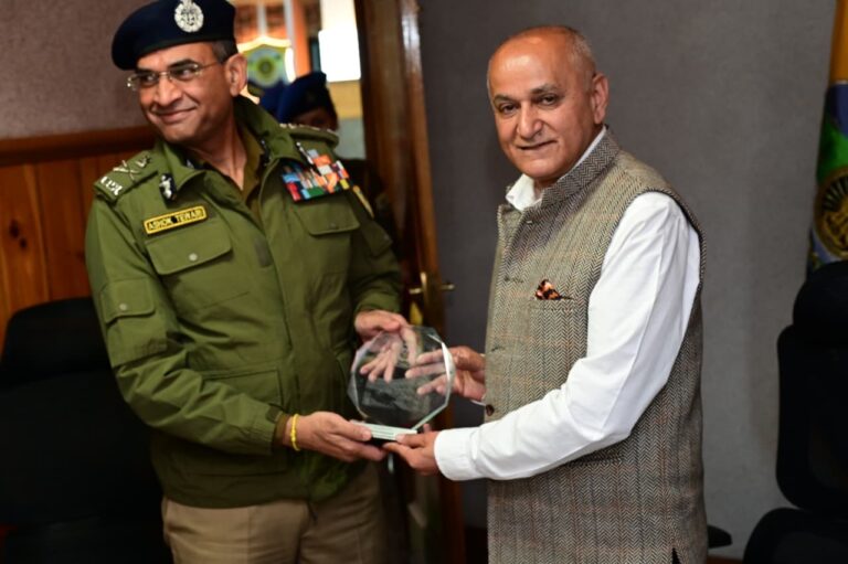 f40db5bf-844b-4eec-9edc-c0d6935e4561